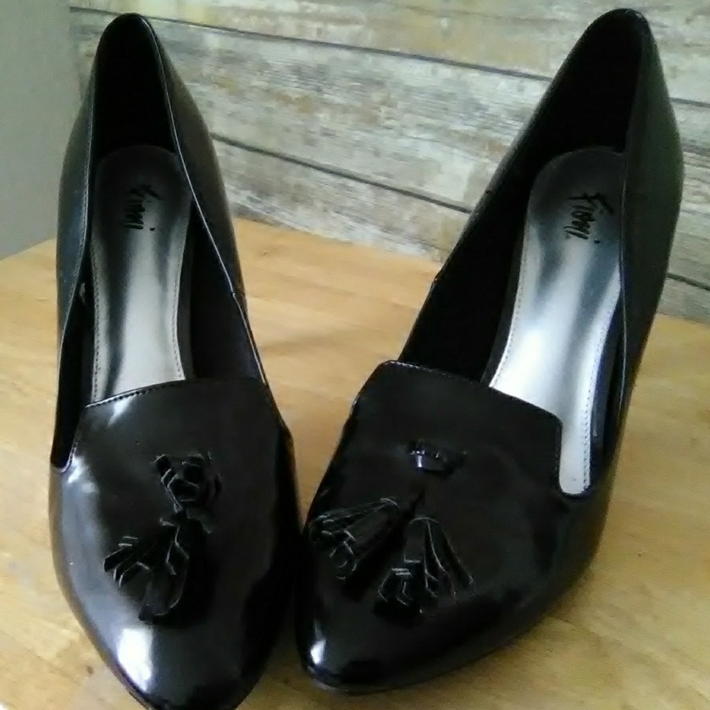 Women's Black Pumps with Tassel